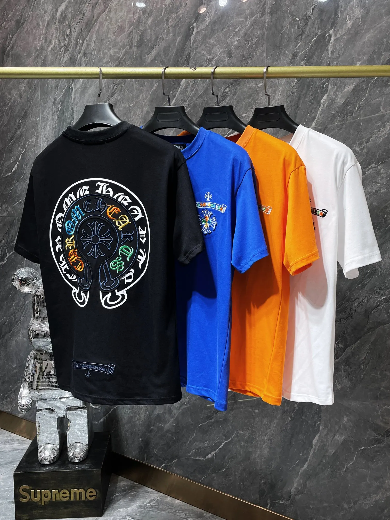 P174 New Chrome Hearts 25ss for summer. High-weight, environmentally friendly and high-quality top-quality fabric. 260g~270g. Embroidered colorful classic cross horseshoe short sleeves. Counter synchronization. Re-engraved version 1:1. Recommended colors: black, white, orange, blue. Size: S, M, L, XL.